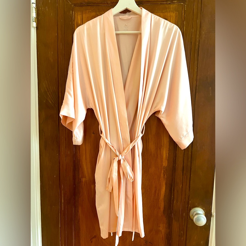 Light pink satin bridesmaid robes